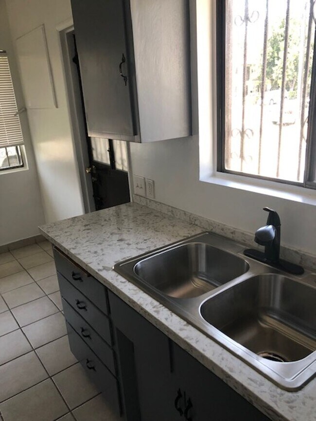 9847 Loftus Dr in El Monte, CA - Foto de edificio - Building Photo