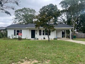 3703 Cherry Blossom Ln in Hope Mills, NC - Building Photo