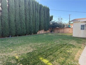 23056 Lanark St in Los Angeles, CA - Building Photo - Building Photo