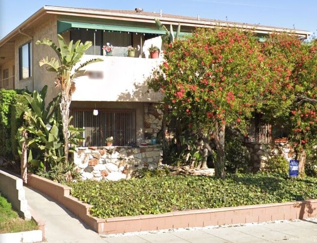 1327 Berkeley St, Unit 03
