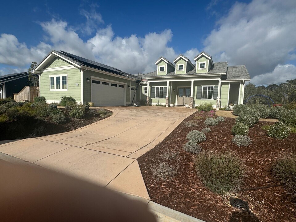 1440 Blush Ln in Orcutt, CA - Building Photo
