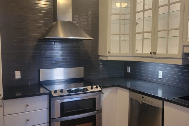 1500 Pine Ave W in Montréal, QC - Building Photo - Building Photo