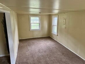 975 S Armstrong Ave in Litchfield, MN - Building Photo - Building Photo