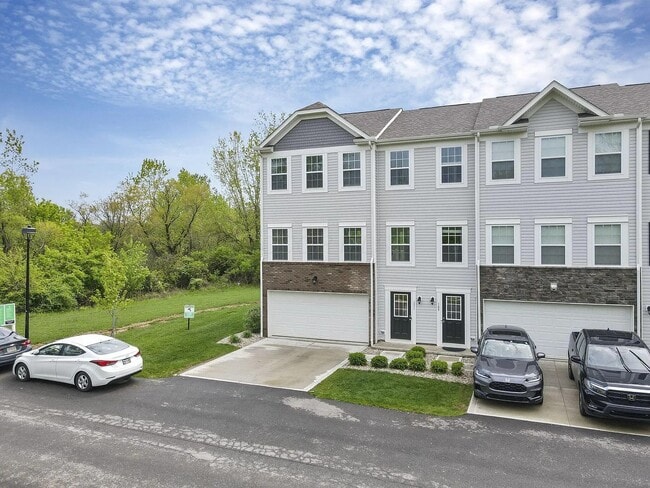 111 Coyote Willow Dr in Etna, OH - Building Photo - Building Photo