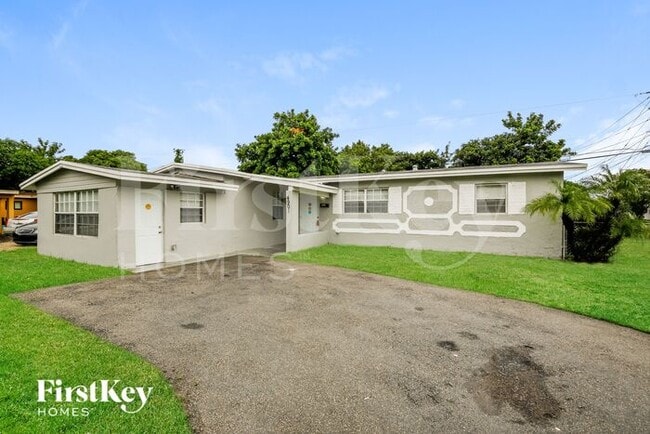 4901 NW 12th St in Lauderhill, FL - Building Photo - Building Photo