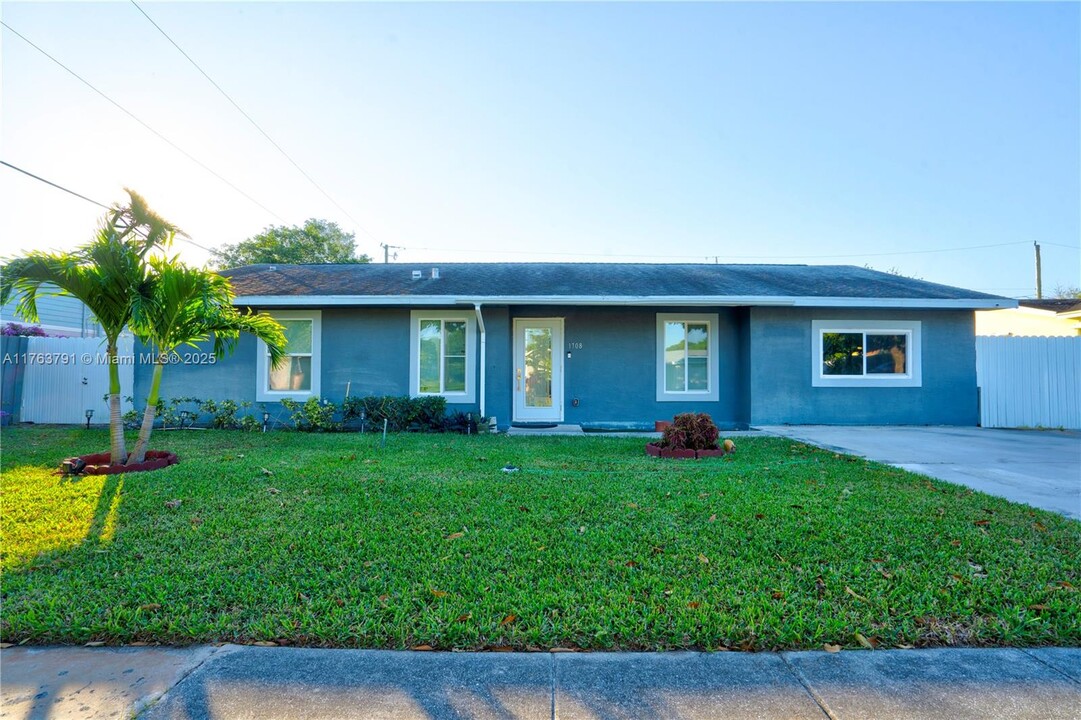 1708 37th St-Unit -1002 in West Palm Beach, FL - Building Photo