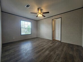 1014 Myakka Dr in North Fort Myers, FL - Building Photo - Building Photo