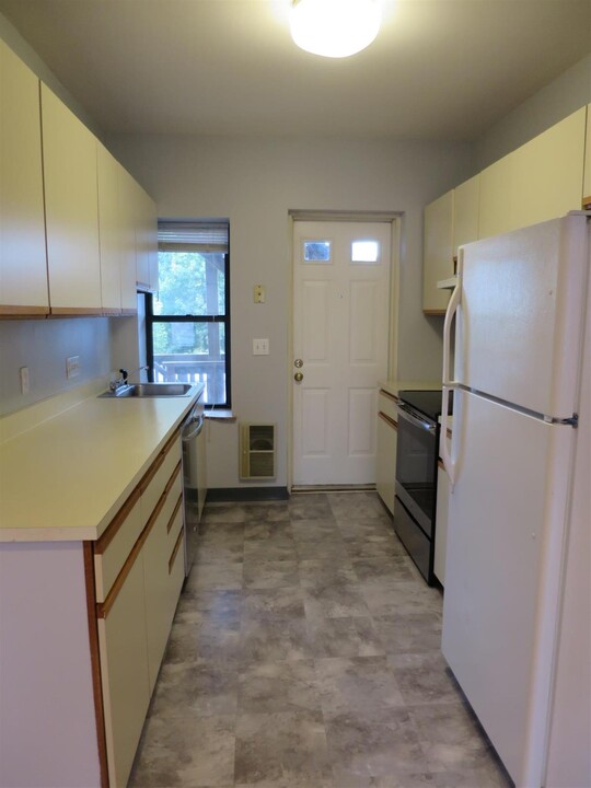 43 Ivaloo St, Unit 6 in Somerville, MA - Building Photo