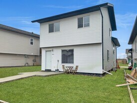 10272 A 85 St in Grande Prairie, AB - Building Photo