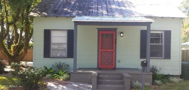 property at 28 S Leonardi St