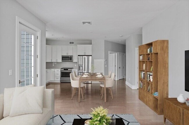 8 Sanborn St in Reading, MA - Building Photo - Building Photo