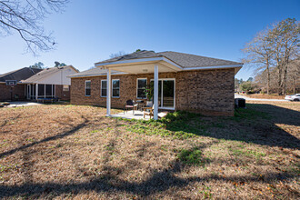 1243 Glastonbury Rd in Sumter, SC - Foto de edificio - Building Photo