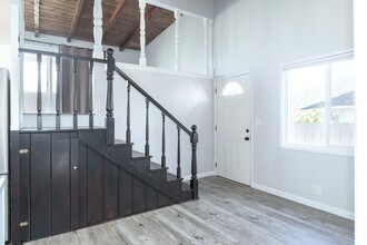 288 Cahuenga Dr in Oxnard, CA - Building Photo - Building Photo