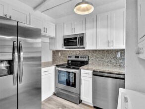 3791 NW 78th Ave in Hollywood, FL - Building Photo - Building Photo