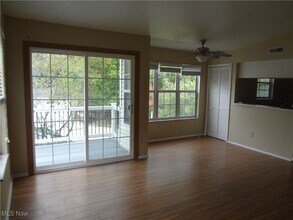 1304 Stoney Run Trail in Broadview Heights, OH - Foto de edificio - Building Photo