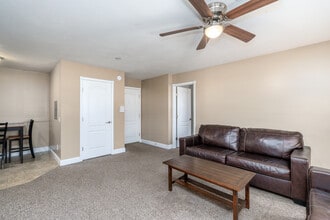 Cornerstone Suites - 50-52 Tompkins St in Cortland, NY - Foto de edificio - Interior Photo