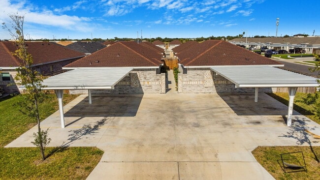 property at 904 W Mahala Ave