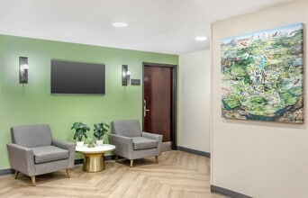 Furnished Studio-Long Island - Melville in Melville, NY - Foto de edificio - Building Photo