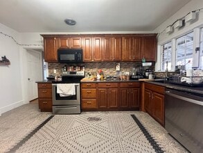 10 Webster St, Unit 1 in Winchester, MA - Building Photo - Building Photo