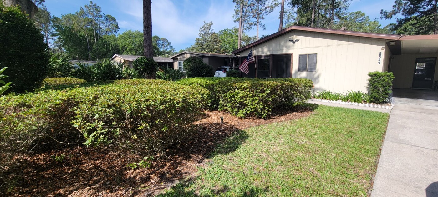 8849 NW 41st Cir in Gainesville, FL - Building Photo
