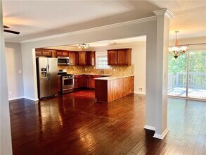 3211 Flamingo Dr in East Point, GA - Building Photo - Building Photo