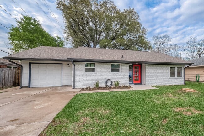 6148 Carew St in Houston, TX - Foto de edificio - Building Photo