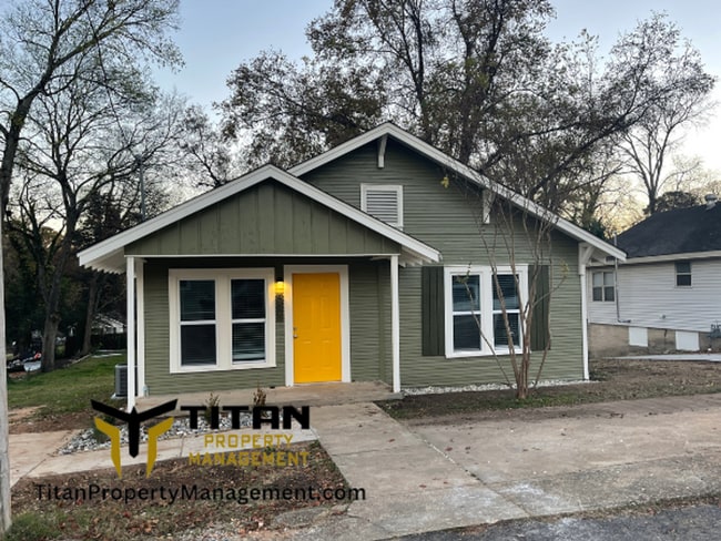 property at 311 E Narroway St