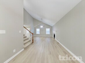 1335 Loren Circle in Clarksville, TN - Building Photo - Building Photo