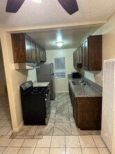 1193 N Ardmore Ave, Unit 9 in Los Angeles, CA - Building Photo - Building Photo