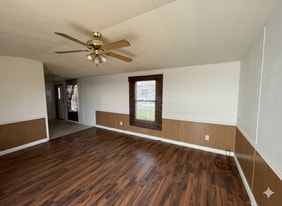 25 US-98 in Mary Esther, FL - Building Photo