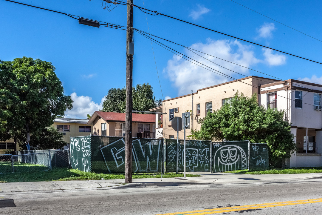 506 SW 8th Ave in Miami, FL - Building Photo