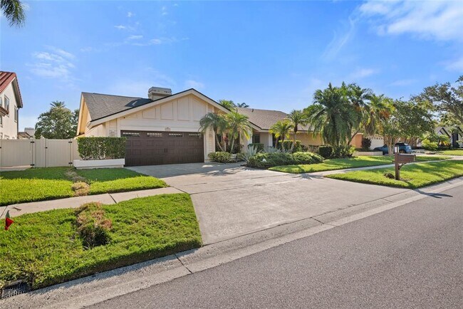 4121 Crosswater Dr in Tampa, FL - Building Photo - Building Photo