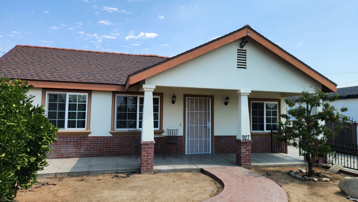 927 W 3rd St in Azusa, CA - Building Photo