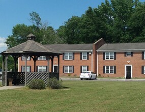 Walker Landing in Elizabeth City, NC - Building Photo - Building Photo