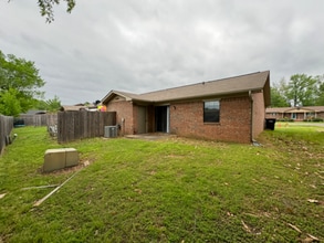 2630 W C St in Russellville, AR - Building Photo - Building Photo