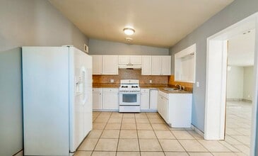 1710 Betty Cir in Las Cruces, NM - Building Photo - Building Photo