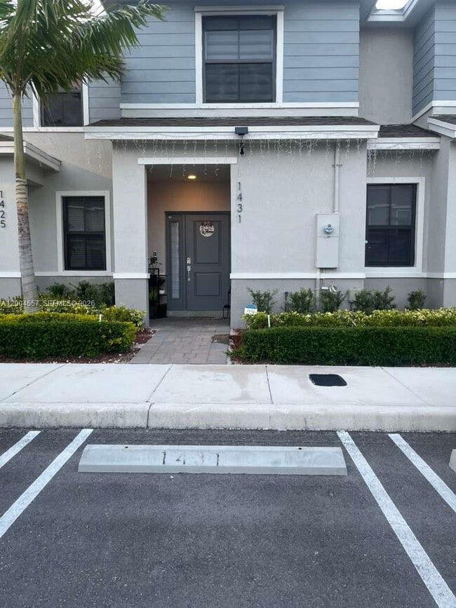 1431 NE 3rd Ave in Florida City, FL - Building Photo - Building Photo