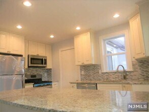 333 Florence Ave in Hawthorne, NJ - Building Photo - Building Photo