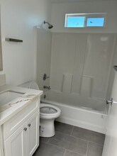 447 W 74th St in Los Angeles, CA - Building Photo - Building Photo