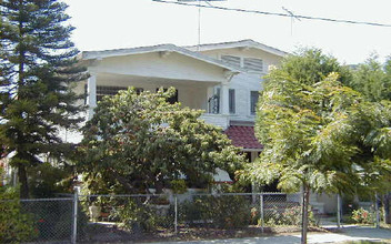 1127 Echo Park Ave in Los Angeles, CA - Building Photo - Building Photo