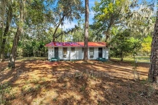 12 Southwood Dr in Savannah, GA - Building Photo