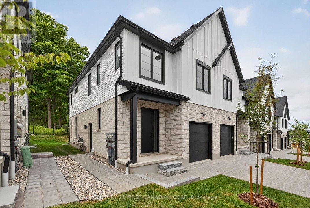1175 Riverbend Rd in London, ON - Building Photo