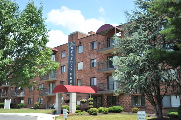 Winslow House Apartments in Sicklerville, NJ - Building Photo