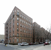 3130-3150 Rochambeau Apartments