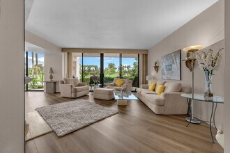 910 Island Dr in Rancho Mirage, CA - Building Photo - Building Photo