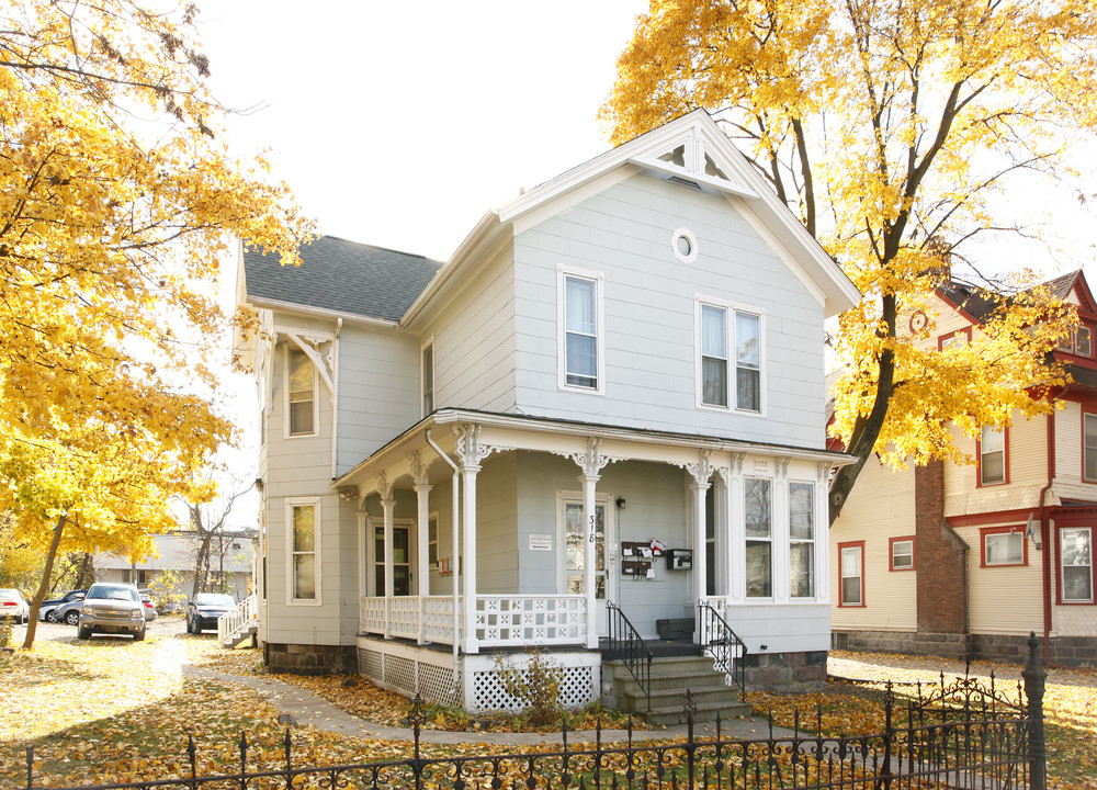 318 E Jefferson St in Ann Arbor, MI - Foto de edificio