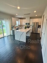 6123 Brandon Dr in Lewis Center, OH - Building Photo