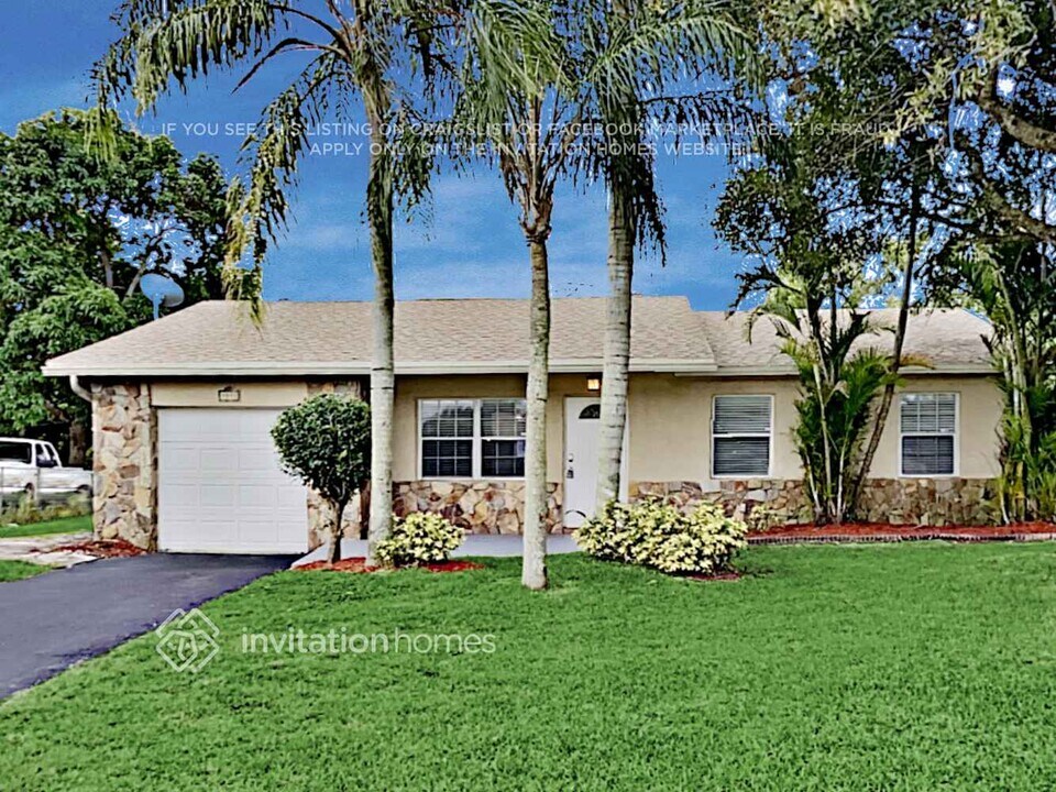 9592 Richmond Cir in Boca Raton, FL - Building Photo