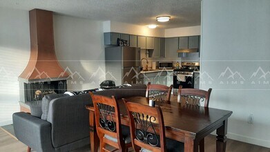 933 W 20th Ave in Anchorage, AK - Building Photo - Building Photo