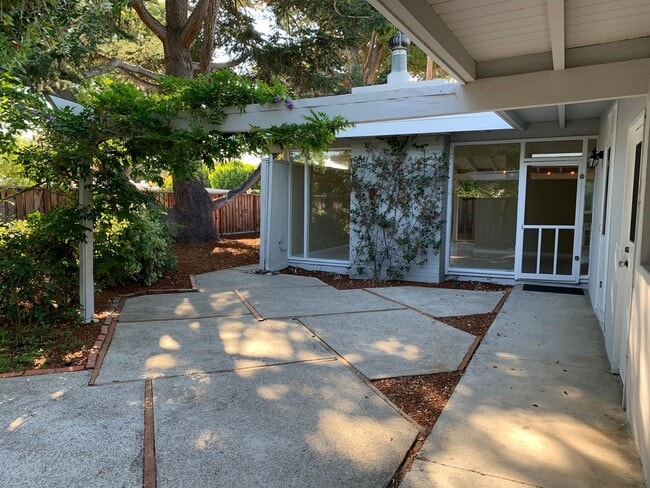 1053 Cardinal Wy in Palo Alto, CA - Building Photo - Building Photo